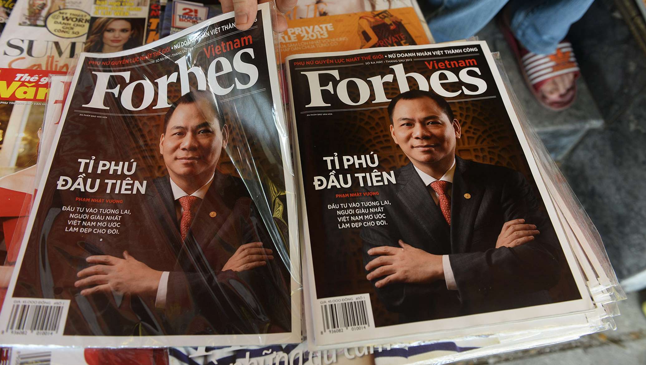 Журнал forbes 2024. Forbes. Forbes обложка. Обложка журнала форбс. Журнал с богатыми людьми