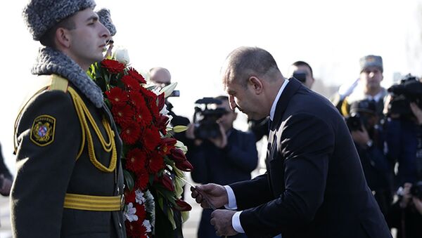 Президент Болгарии Румен Радев посетил мемориальный комплекс Цицернакаберд - Sputnik Արմենիա