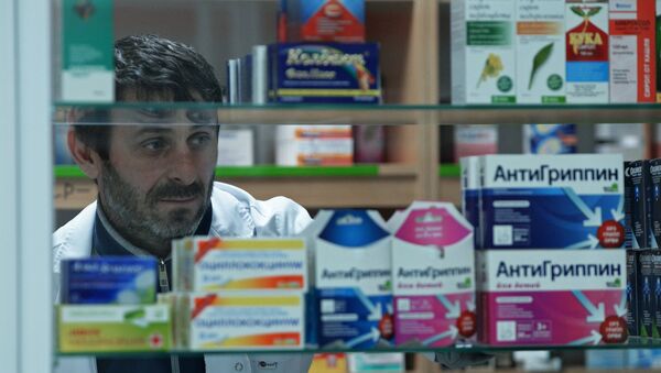 Фармацевт в аптеке - Sputnik Армения
