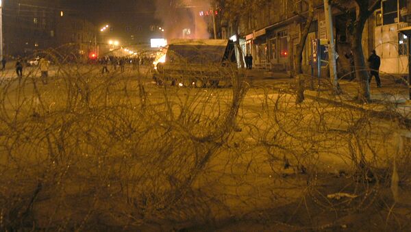 Беспорядки на улице Лусаворича 1 марта 2008 г. - Sputnik Армения