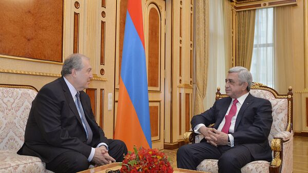 Встреча действующего и избранного Президентов Армении Сержа Саргсяна и Армена Саркисяна - Sputnik Армения