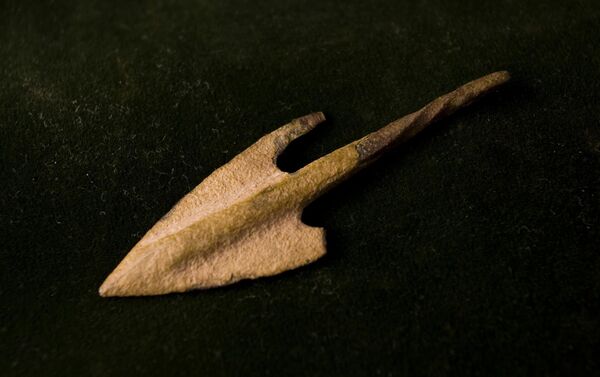 Наконечник стрелы, черешок которого сделан в форме винта, датируется 11-8 вв. до н. э. - Sputnik Армения