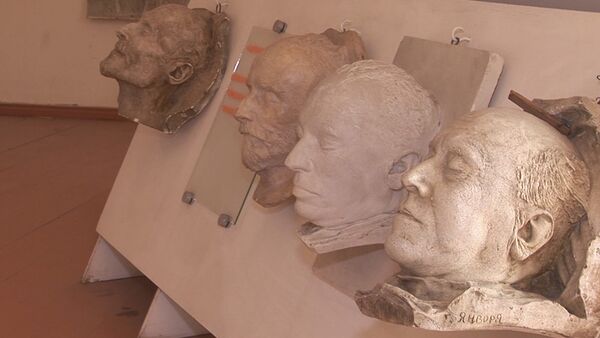 Сергей Меркуров изготовил более 300 посмертных масок известных деятелей за 45 лет. - Sputnik Армения