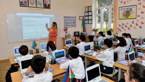 Учебный процесс в одной из бакинских школ, фото из архива - Sputnik Արմենիա