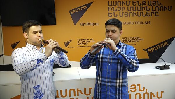 Братья Шагинян показали мастерство игры на дудуке - Sputnik Армения