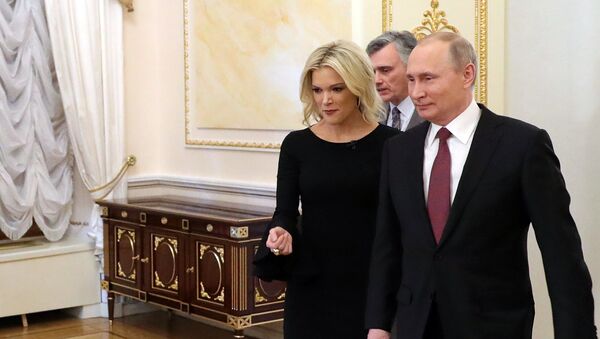 Президент РФ Владимир Путин и журналист американского телеканала NBC Мегин Келли - Sputnik Армения