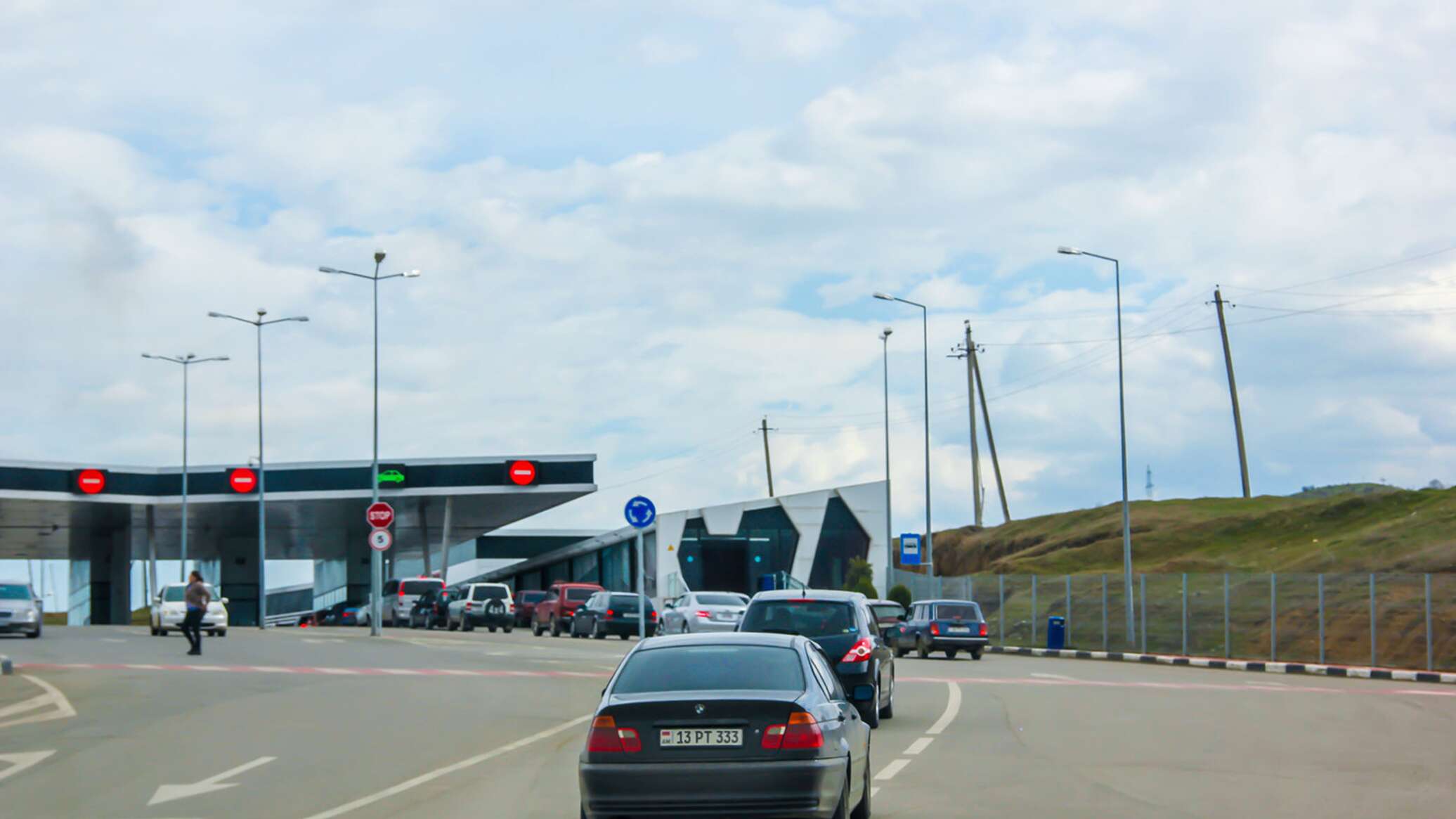 Наличие граница. Садахло граница Армении. Таможня Грузия Армения. Грузинская таможня Садахло. Грузино армянская граница.