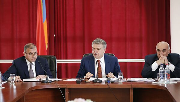 Рабочий визит премьер-министра страны Карена Карапетяна в Араратскую область Армении - Sputnik Армения