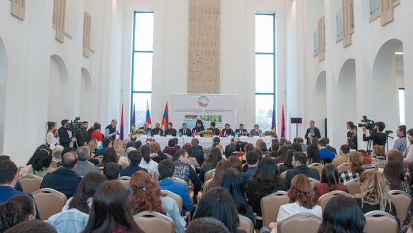 Третья международная конференция Традиционные ценности — вызовы современности в Первопрестольном Эчмиадзине - Sputnik Армения