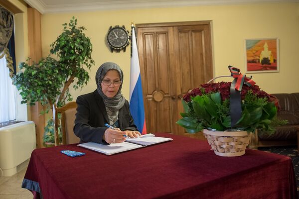 В посольстве России в Армении открылась Книга скорби в связи с трагедией в Кемерово В посольстве России в Армении открылась Книга скорби в связи с трагедией в Кемерово - Sputnik Армения