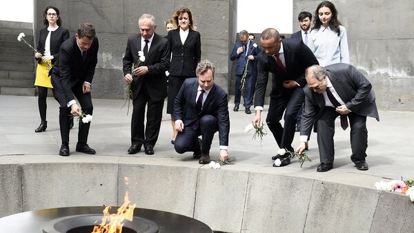 Государственный секретарь при министре Европы и иностранных дел Франции Жан-Батист Лемуан в Мемориале Геноцида армян - Sputnik Армения