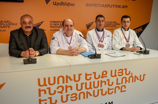 Пресс-конференция на тему Успех армянских кулинаров - сколько медалей и за что? Пресс-конференция на тему Успех армянских кулинаров - сколько медалей и за что? - Sputnik Армения
