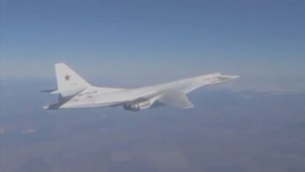 СПУТНИК_Самолеты Ty-160, Ту-95МС и Ту-22М3 сбросили ракеты на объекты ИГ в Сирии - Sputnik Армения
