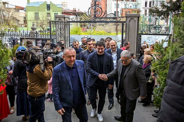 «Ե՛վ ուրախության, և՛ տխրության պահին». Թբիլիսիի քաղաքապետը շնորհավորել է հայերի Զատիկը «Ե՛վ ուրախության, և՛ տխրության պահին». Թբիլիսիի քաղաքապետը շնորհավորել է հայերի Զատիկը - Sputnik Արմենիա