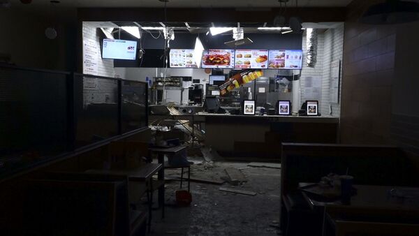 Последствия взрыва в ресторане Burger King в Ереване - Sputnik Армения