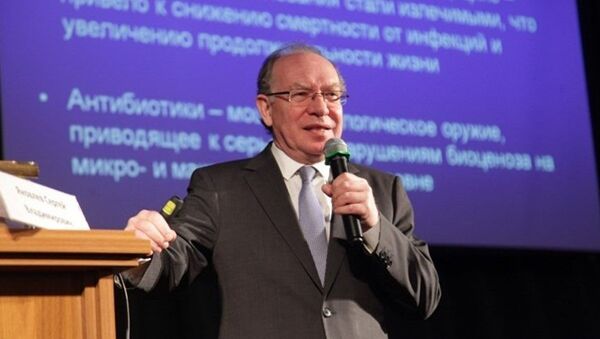 Профессор кафедры госпитальной терапии Московского государственного медицинского университета имени Сеченова, президент Альянса клинических терапевтов и микробиологов Сергей Яковлев - Sputnik Армения