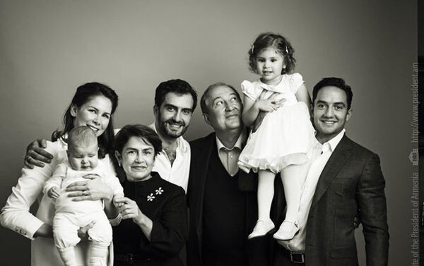 Արմեն Սարգսյանի ընտանեկան լուսանկարները - Sputnik Արմենիա