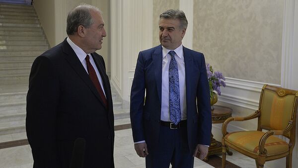 Премьер-министр Карен Карапетян представил Президенту Армену Саркисяну заявление об отставке правительства - Sputnik Армения