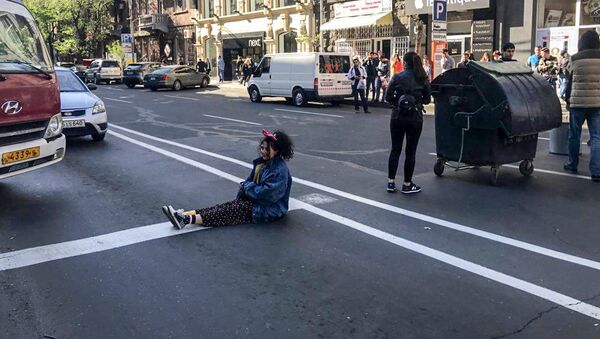 Ситуация на улице Амирян (16 апреля 2018). Ереван - Sputnik Армения
