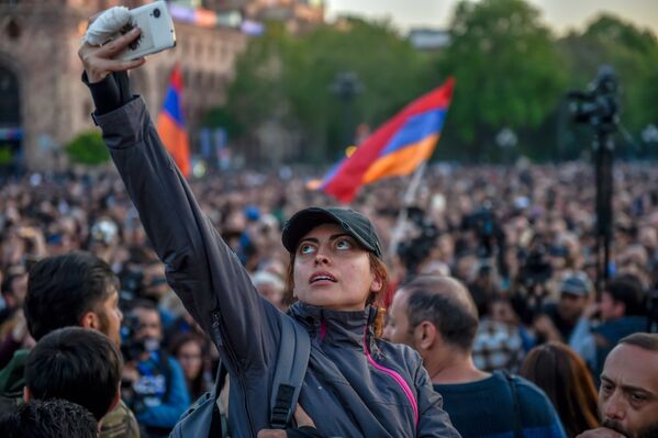 Митинг оппозиции на площади Республики. Анна Акопян (17 апреля 2018). Ереван - Sputnik Армения