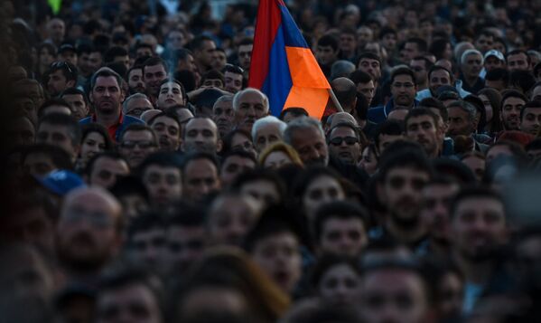 Митинг оппозиции на площади Республики (17 апреля 2018). Ереван - Sputnik Армения