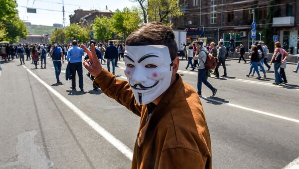 Активисты на улице Корюна (18 апреля 2018). Еревaн - Sputnik Армения