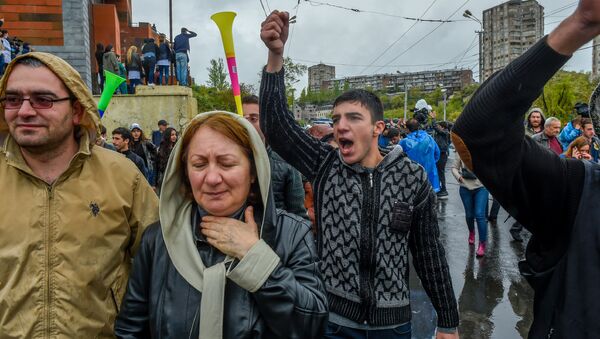Акция протеста оппозиции в округе Нор Норк (21 апреля 2018). Ереван - Sputnik Армения