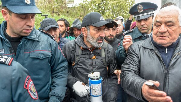 Акция протеста оппозиции в округе Нор Норк (21 апреля 2018). Ереван - Sputnik Армения