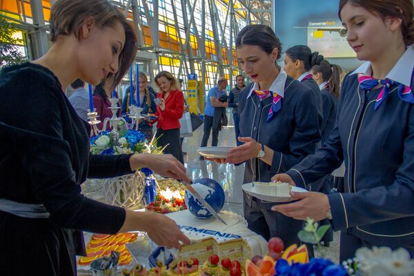 Презентация рейса авиакомпании Armenia Ереван-Лион (23 апреля 2018). Аэропорт Звартноц Презентация рейса авиакомпании Armenia Ереван-Лион (23 апреля 2018). Аэропорт Звартноц - Sputnik Армения
