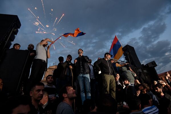 Митинг протестного движения Мой шаг на площади Республики (23 апреля 2018). Ереван - Sputnik Армения