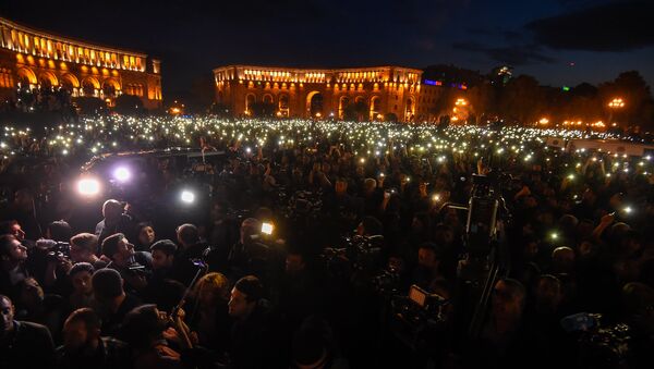 Митинг протестного движения Мой шаг на площади Республики (23 апреля 2018). Ереван - Sputnik Армения
