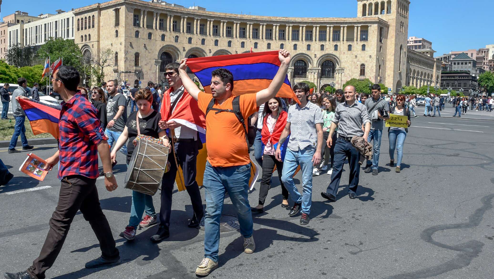 Население армении на сегодня. Население Армении. Ереван население. Ереван люди. Молодежь Еревана.