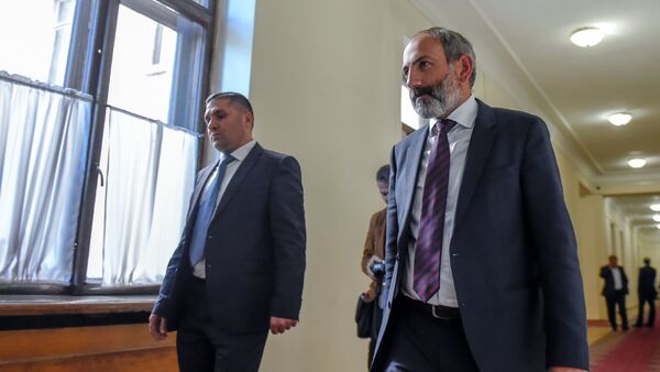 Никол Пашинян во время специального заседания парламента по выборам нового премьер-министра Армении (1 мая 2018). Еревaн - Sputnik Армения