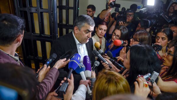 Интервью Армена Рустамяна после специального заседания парламента (1 мая 2018). Еревaн - Sputnik Արմենիա
