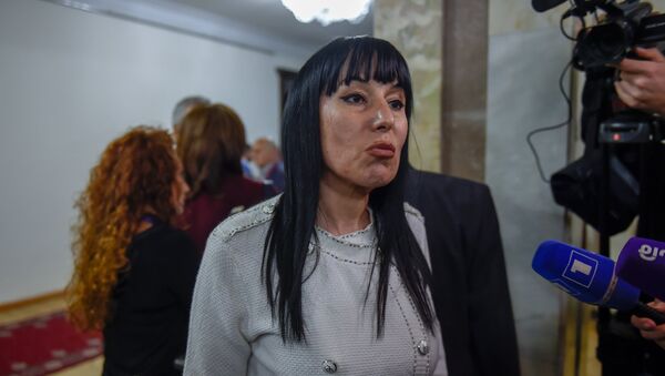 Интервью Наиры Зограбян после специального заседания парламента (1 мая 2018). Еревaн - Sputnik Армения