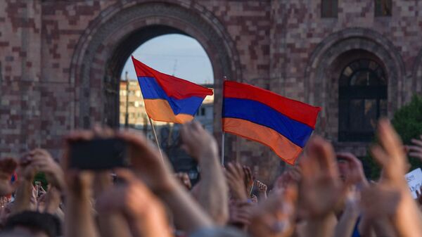 Митинг на площади Республики (2 мая 2018). Еревaн - Sputnik Армения