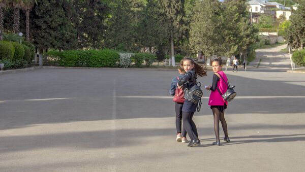 Девочки после уроков в Мартуни, Арцах - Sputnik Արմենիա