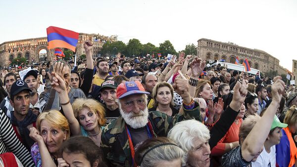 Mитинг на площади Республики (2 мая 2018). Еревaн - Sputnik Армения