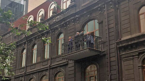 Члены РПА на балконе - Sputnik Армения