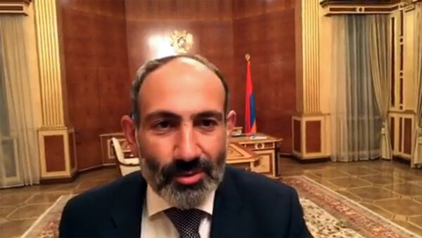 Премьер-министр Армении Никол Пашинян показал свой кабинет в прямом эфире - Sputnik Армения