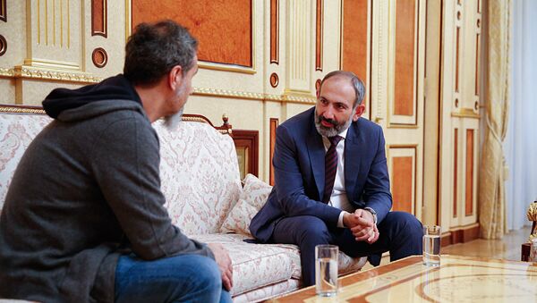 Премьер-министр Никол Пашинян принял рок-музыканта Сержа Танкяна (11 мая 2018). Еревaн - Sputnik Արմենիա