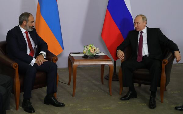 Встреча Президента России Владимира Путина и премьер-министра Армении Никола Пашиняна (14 мая 2018). Сочи Встреча Президента России Владимира Путина и премьер-министра Армении Никола Пашиняна (14 мая 2018). Сочи - Sputnik Армения