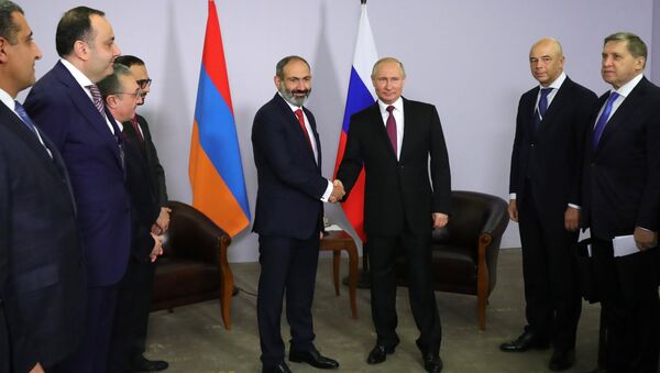Встреча Президента России Владимира Путина и премьер-министра Армении Никола Пашиняна (14 мая 2018). Сочи - Sputnik Армения