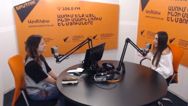 Србуи Саргсян спела в студии Sputnik Армения - Sputnik Армения