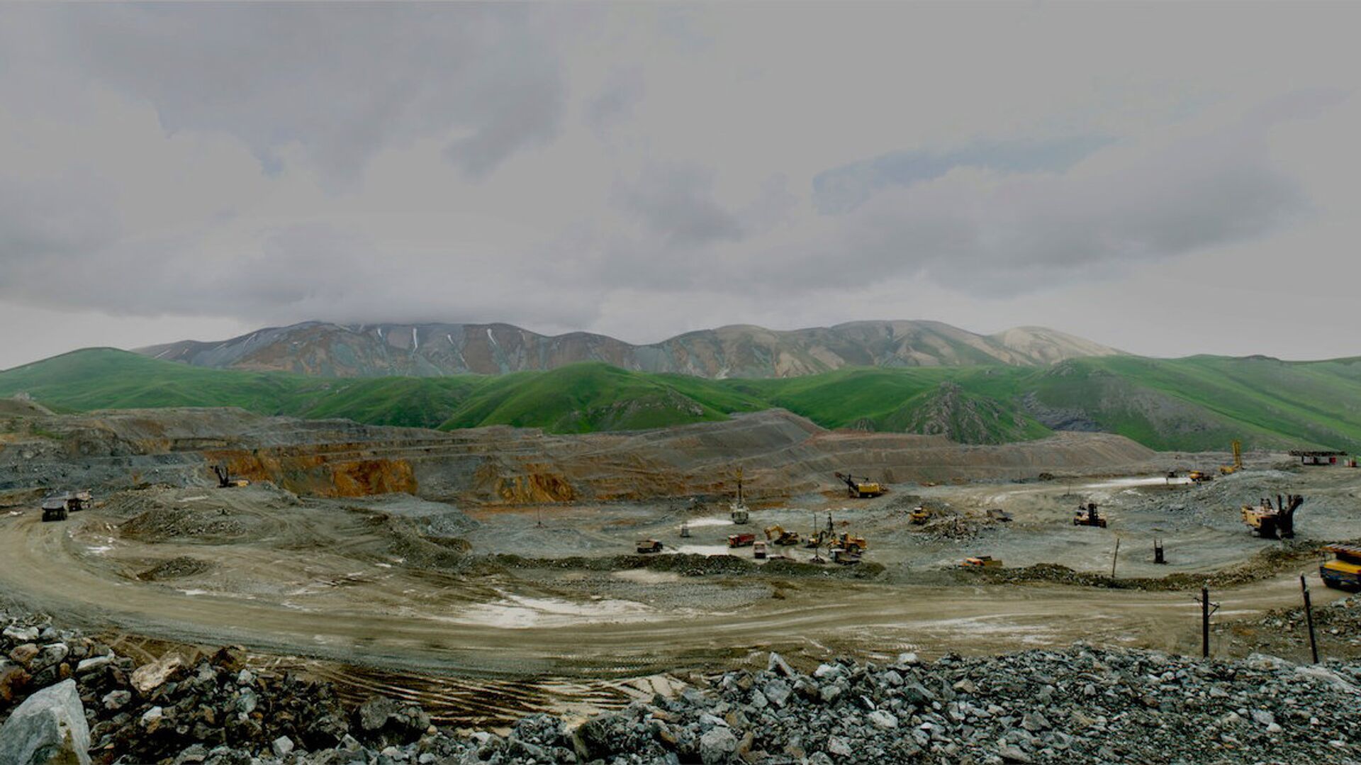 Золотодобывающая рудник компании ГеоПроМайнинг Голд - Sputnik Армения, 1920, 16.11.2021