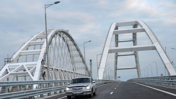 Начало автомобильного движения по Крымскому мосту - Sputnik Армения