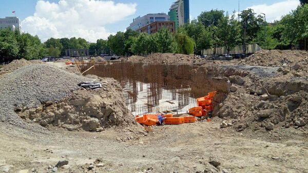 Строительные работы на месте будущего парка 2800-летия Еревана (17 мая 2018). Еревaн - Sputnik Արմենիա