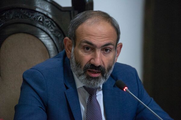Премьер-министр Армении Никол Пашинян на заседании правительства (17 мая 2018). Еревaн Премьер-министр Армении Никол Пашинян на заседании правительства (17 мая 2018). Еревaн - Sputnik Արմենիա