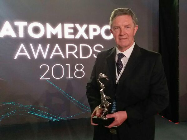 Председатель совета директоров Корпорации по ядерной энергетике Южной Африки, доктор Кельвин Кемм на форуме Атомэкспо-2018, Сочи Председатель совета директоров Корпорации по ядерной энергетике Южной Африки, доктор Кельвин Кемм на форуме Атомэкспо-2018, Сочи - Sputnik Армения