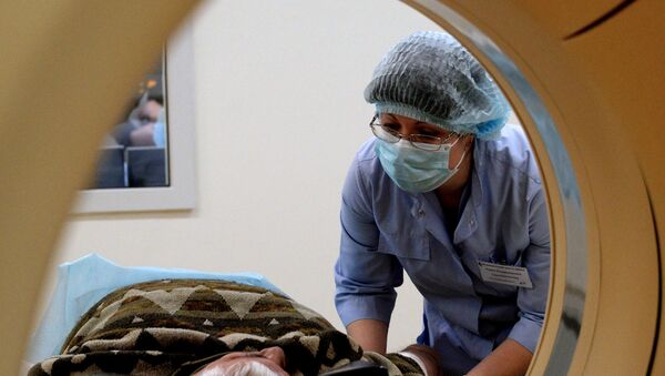 Обследование пациента с использованием позитронно-эмиссионного томографа - Sputnik Армения